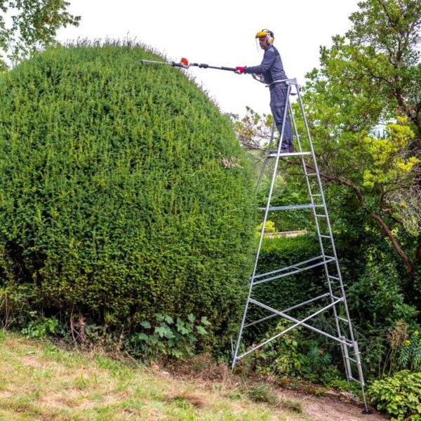 Henchman Hi-Step Hedge Cutting Platforms - Safe hedge trimming