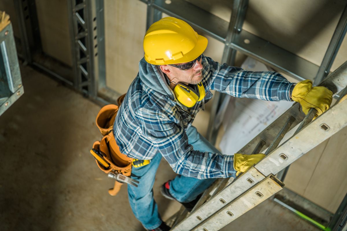 A Beginner’s Guide To Extension Ladders